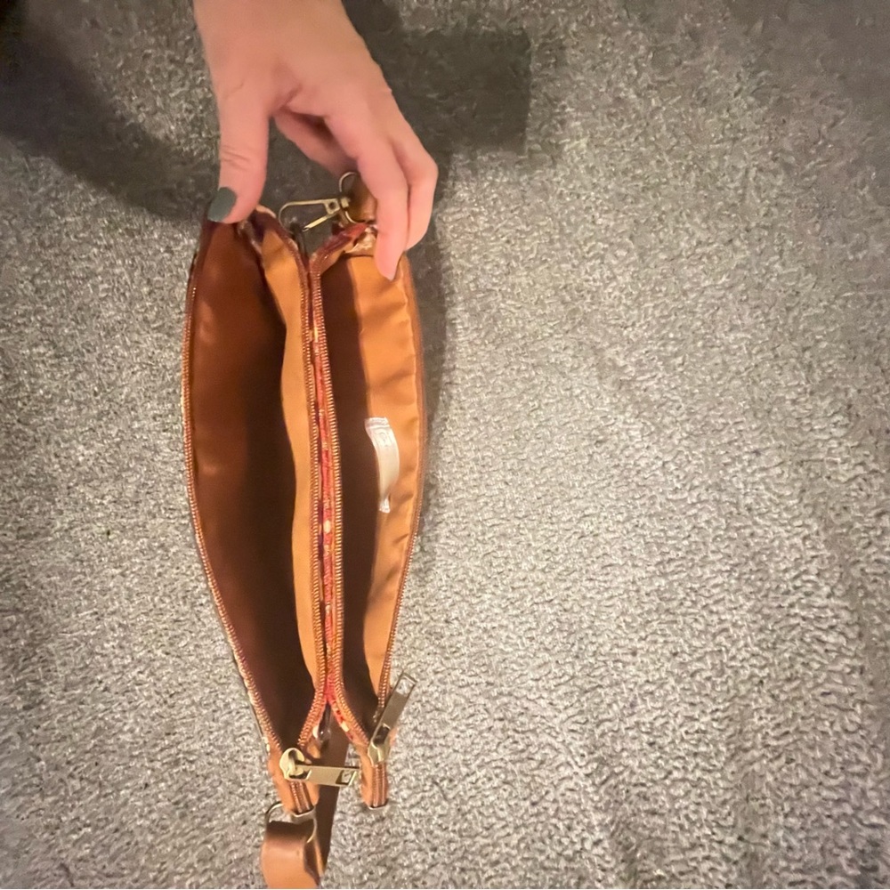 Purse - Picture 2 of 2